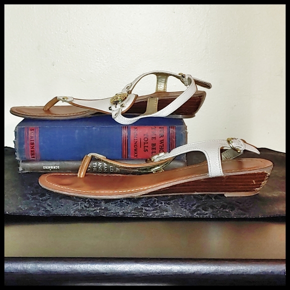 Tommy Hilfiger White Sandals - Picture 2 of 10